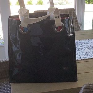 Large patent tote